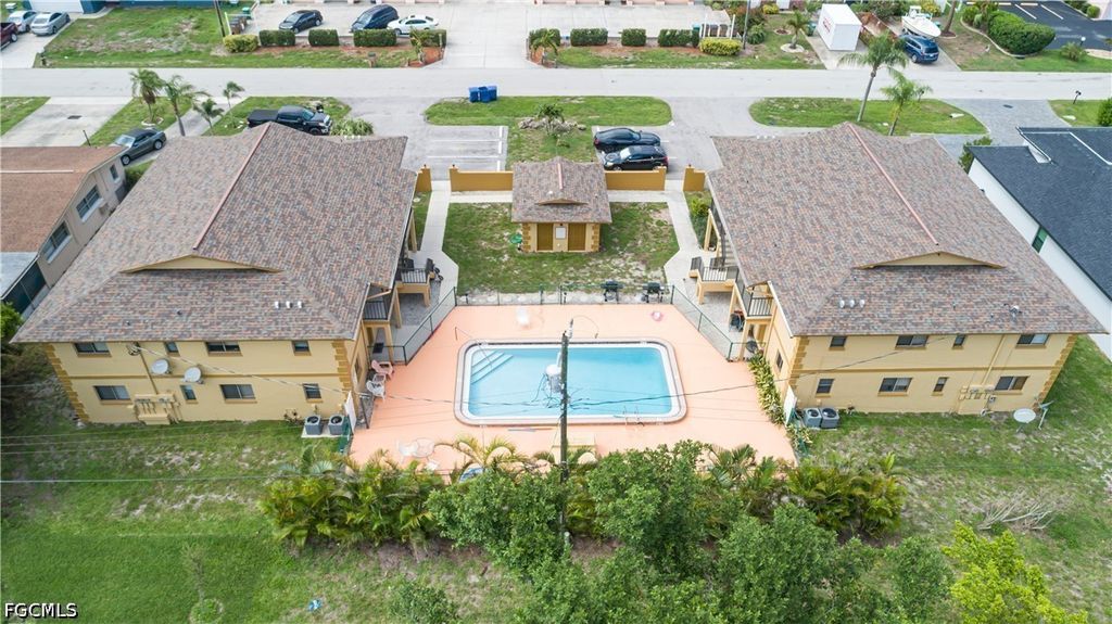 1318 Se 40th Ter, Cape Coral