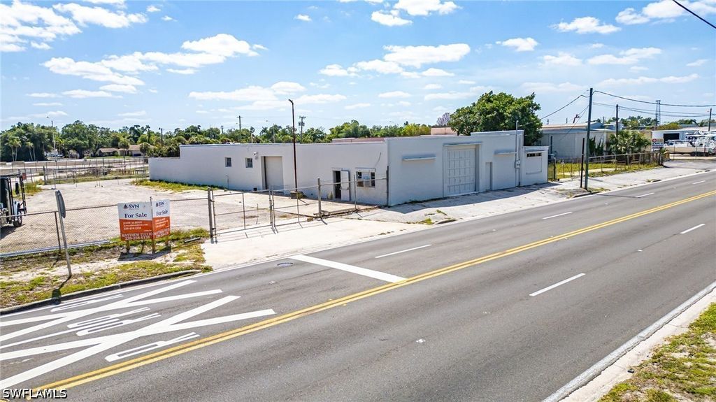 2111 Fowler St, Fort Myers