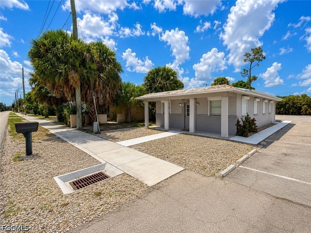 1949 Maravilla Ave, Fort Myers