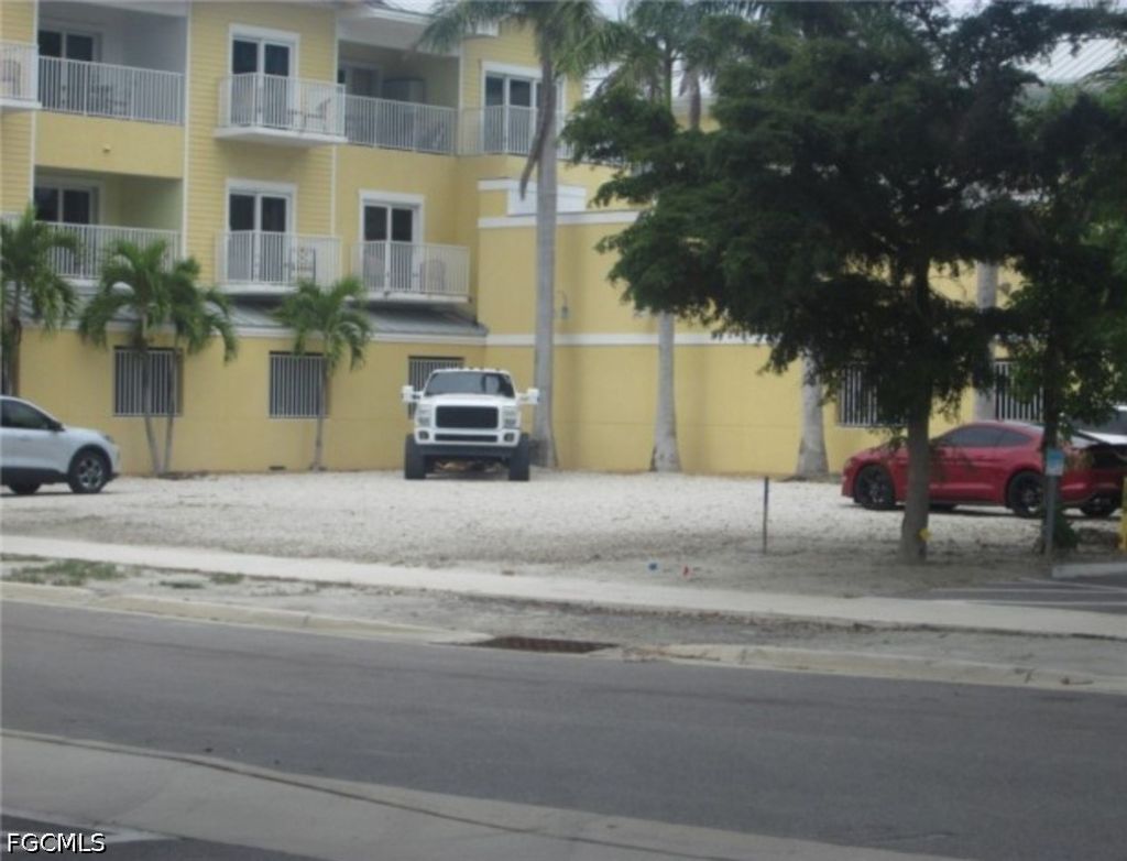 1025 2nd St, FORT MYERS BEACH