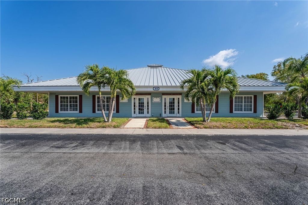 40 Barkley Cir 40-2 & 42-1, Fort Myers