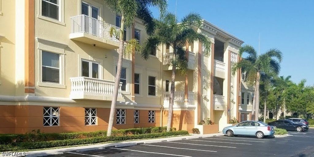 3960 Radio Rd 101, Naples