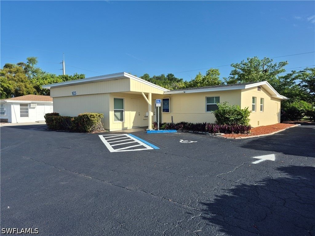 1625 Colonial Blvd, Fort Myers