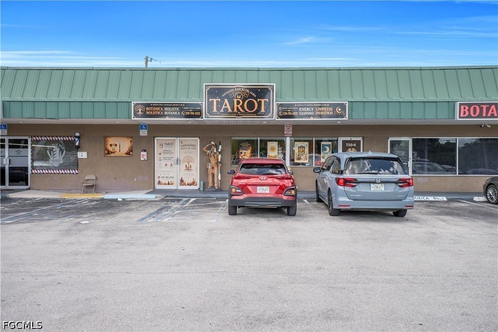 710 Pondella Rd 6&7, North Fort Myers