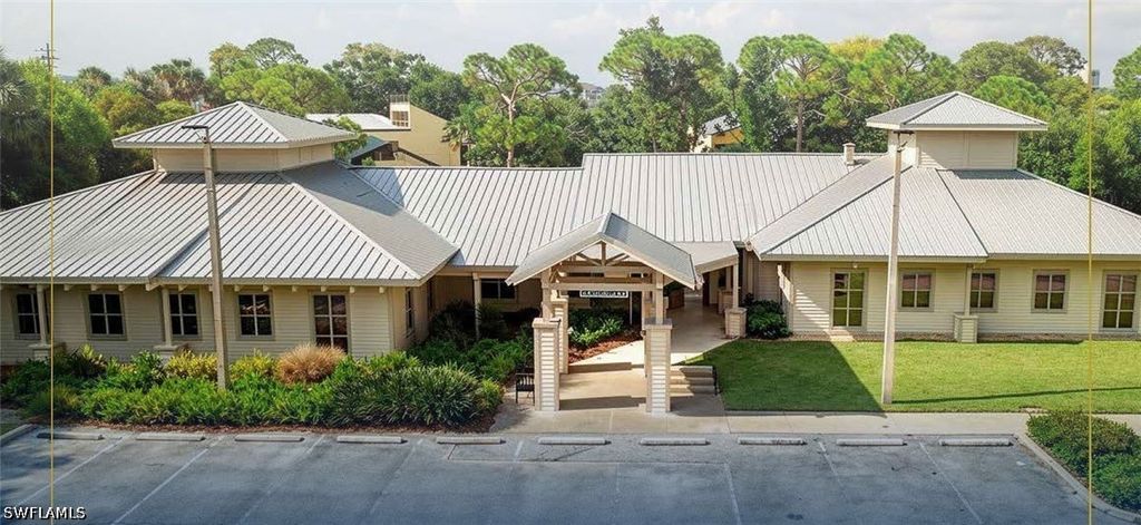 6200 Whiskey Creek Dr, Fort Myers