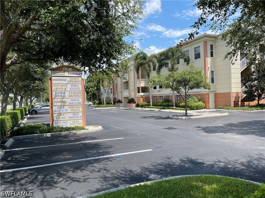 3960 Radio Rd 202, Naples