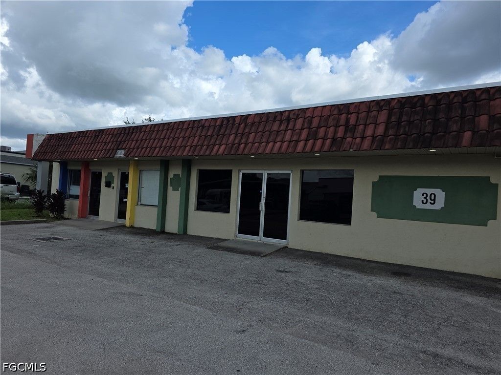 39 Mildred Dr, Fort Myers