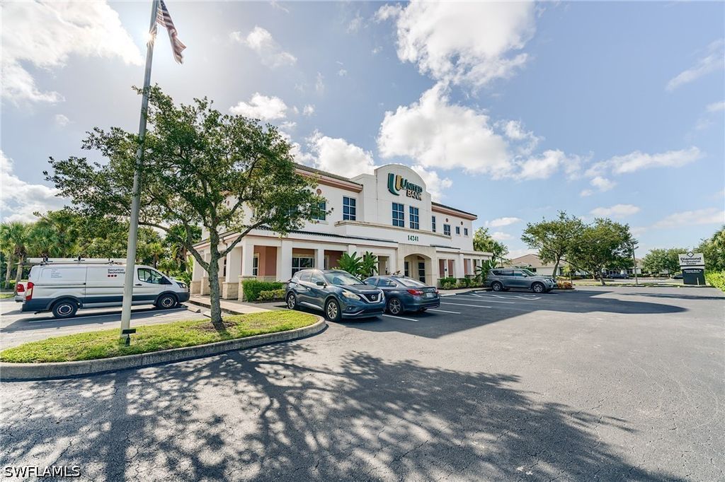 14241 Metro Pkwy, Fort Myers