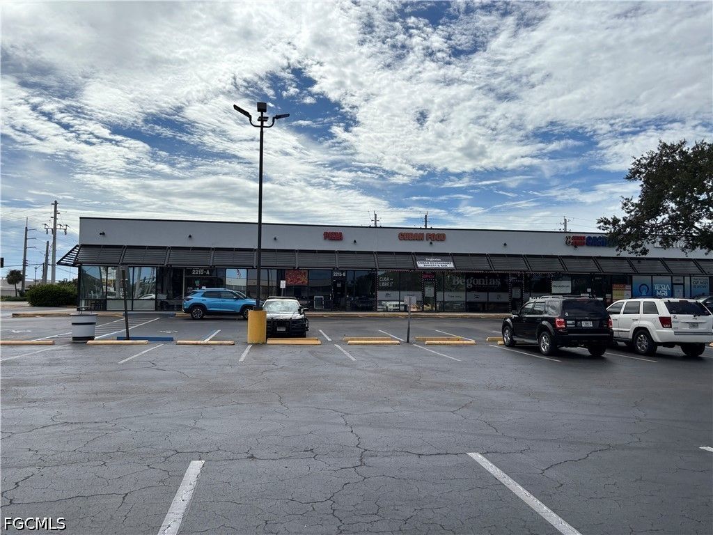 2275 Winkler Ave 2215, Fort Myers