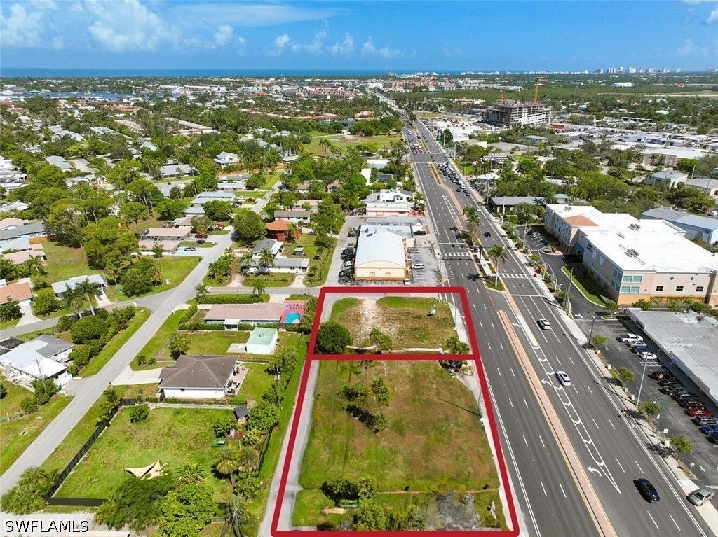 2364 & 2201 Tamiami Trl S, Naples