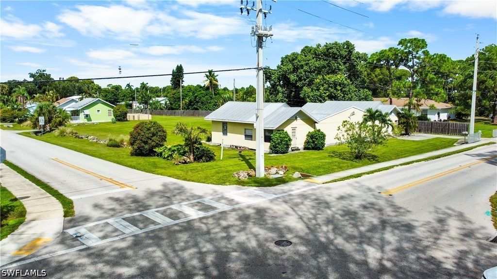 2795 W Francis Ave, Naples