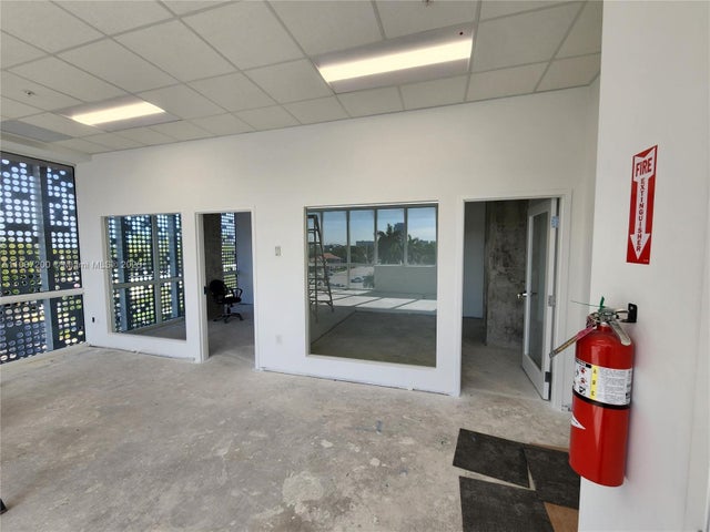 3 of 15 - 100 N Federal Hwy, Hallandale Beach, FL