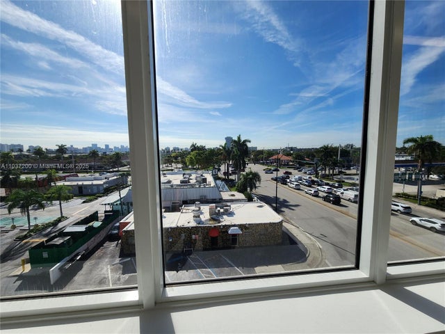 4 of 15 - 100 N Federal Hwy, Hallandale Beach, FL