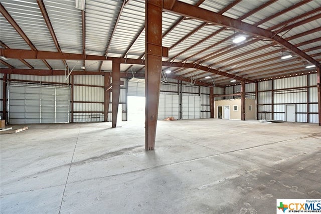 8593 Farm Road 1101, Seguin