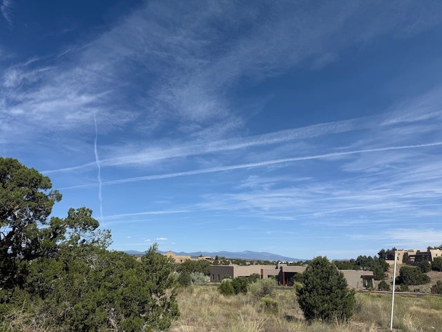 63 Calle Mi Gusto, Santa Fe