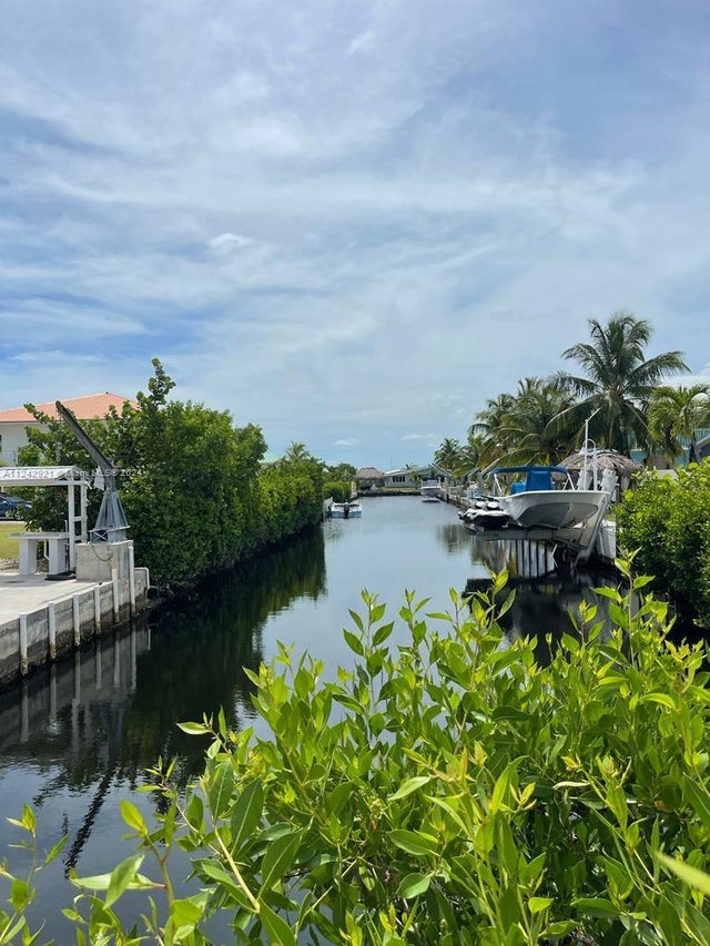 3 of 19 - 30351 Flamingo Ln, Big Pine, FL