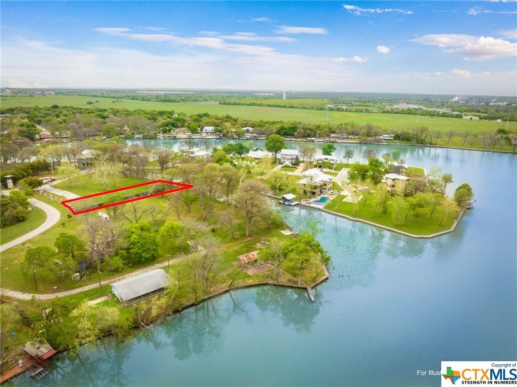102 Cypress Way on Guadalupe River in McQueeney Property Listing MLS® 487379