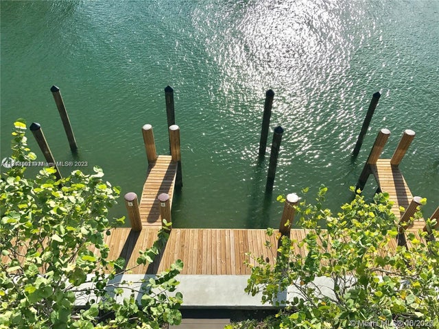 4 of 5 - 9940 W Bay Harbor Dr, Bay Harbor Islands, FL