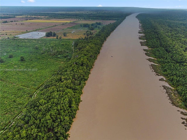 4 of 28 - Suriname, , 
