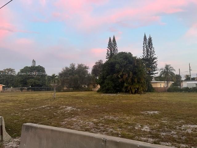 1 of 1 - 221-229 Se 10 St, Hallandale Beach, FL