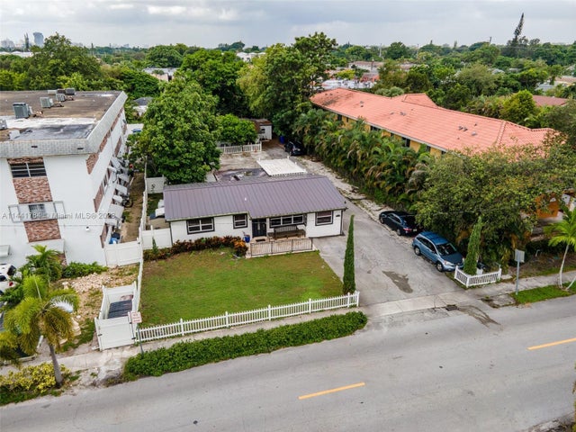3 of 13 - 2242 Monroe St, Hollywood, FL