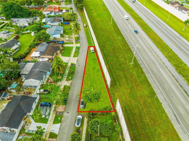 1 of 12 - 256 Sw St, Homestead, FL