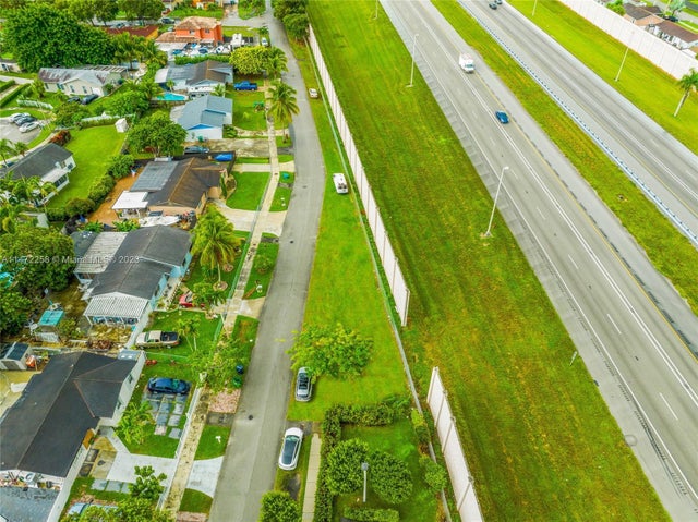 2 of 12 - 256 Sw St, Homestead, FL