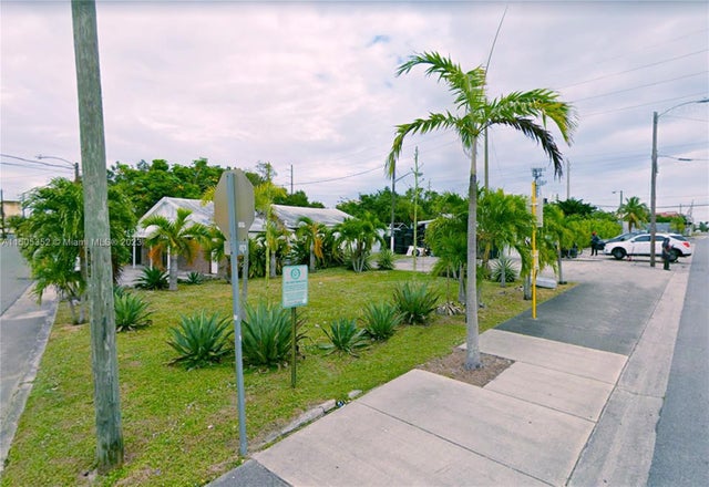 1 of 6 - 400 1st St, Dania Beach, FL