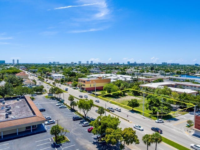 3 of 11 - 600 E Atlantic Blvd, Pompano Beach, FL