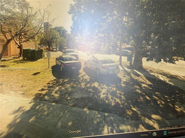 1578 Nw 15th St Rd, Miami