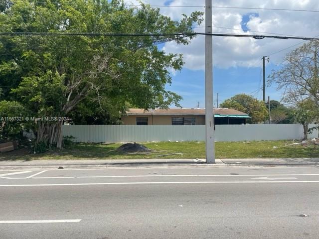1 of 3 - 2155 Nw 152nd St, Miami Gardens, FL