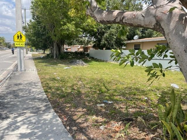 2 of 3 - 2155 Nw 152nd St, Miami Gardens, FL