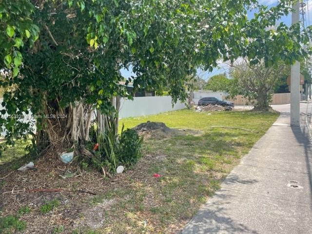 3 of 3 - 2155 Nw 152nd St, Miami Gardens, FL