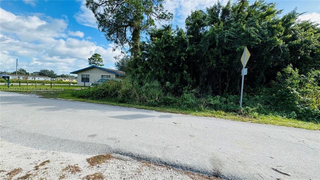 3 of 5 - 3303 Avenue J, Fort Pierce, FL