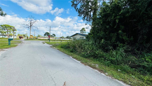 4 of 5 - 3303 Avenue J, Fort Pierce, FL
