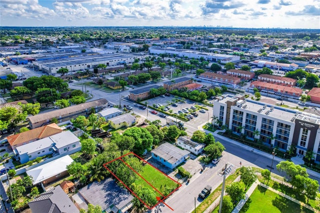 3 of 6 - 511 W 24, Hialeah, FL