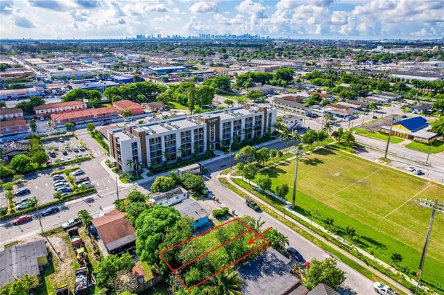 4 of 6 - 511 W 24, Hialeah, FL