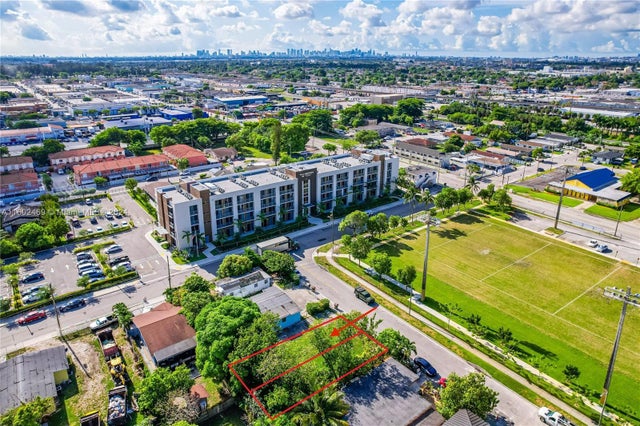 3 of 6 - 511 W 24, Hialeah, FL