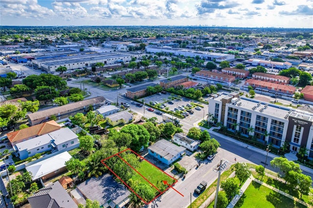 4 of 6 - 511 W 24, Hialeah, FL