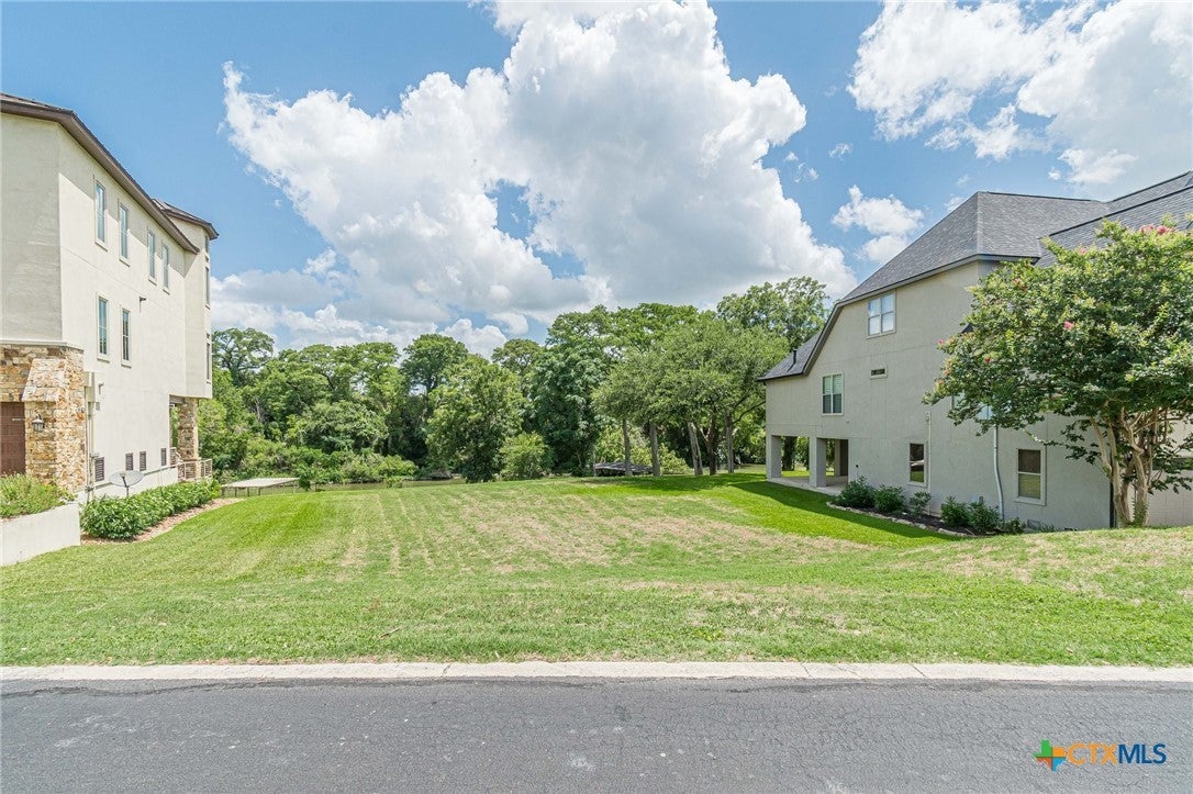 140 Bandit Beach Road on Lake McQueeney in New Braunfels MLS® 547813