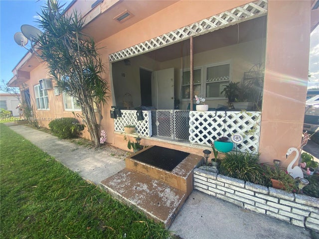 5 of 12 - 1409 S Federal Hwy, Dania Beach, FL