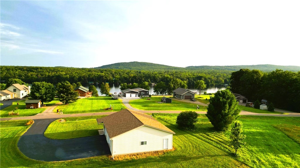 W9514 Stansbury Road, Holcombe