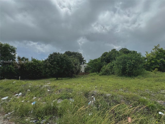 3 of 3 - 2136 Nw 7th St, Fort Lauderdale, FL