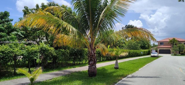 5 of 28 - 157th Ct Sw 65th Terrace, Miami, FL