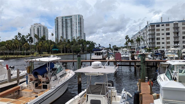 3 of 7 - 1700 Nw N River Dr, Miami, FL