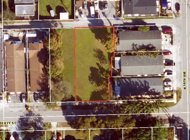 2 of 4 - 1911 Liberty St, Hollywood, FL