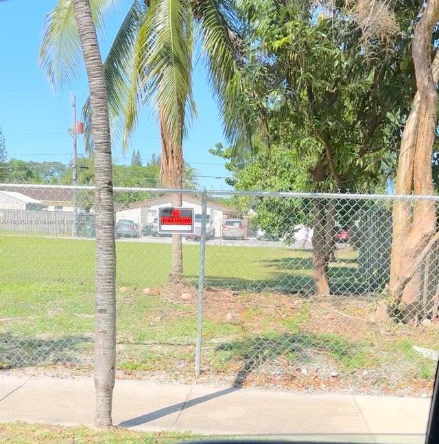 3 of 4 - 1911 Liberty St, Hollywood, FL