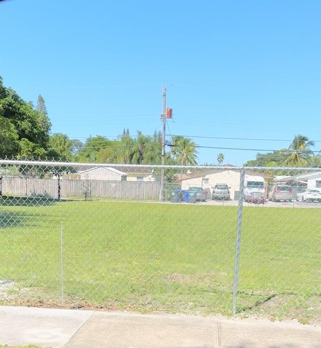 4 of 4 - 1911 Liberty St, Hollywood, FL