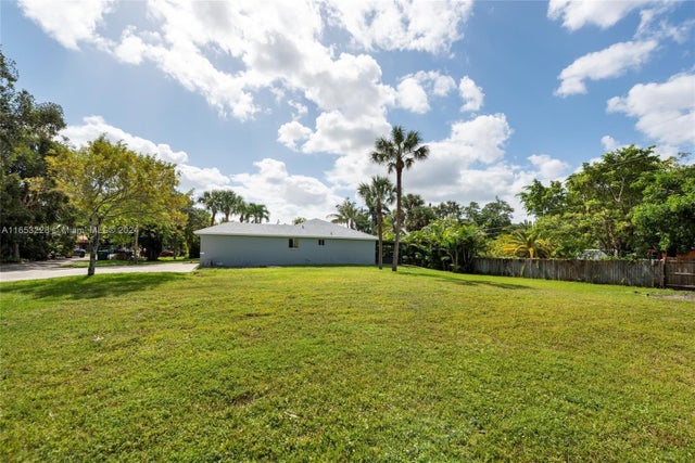 1 of 2 - 2449 Sw 43 Ter, Fort Lauderdale, FL