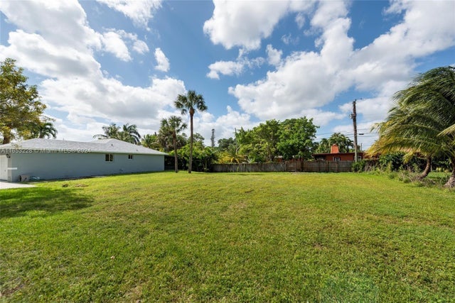 2 of 2 - 2449 Sw 43 Ter, Fort Lauderdale, FL